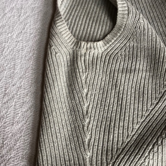 ✨💫2 for 40💫✨Aritzia Babaton nathan sweater Top - Picture 6 of 7